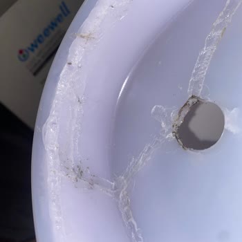 Weewell Buhar Makinesi Haznesi Kendi Kendine Çatladı Ve Servis Ücretsiz Onarım Reddetti