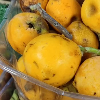 Çekmeköy Çağrı Market’te Çürük Karpuz Ve Kirazlar, Azarlayan Çalışan