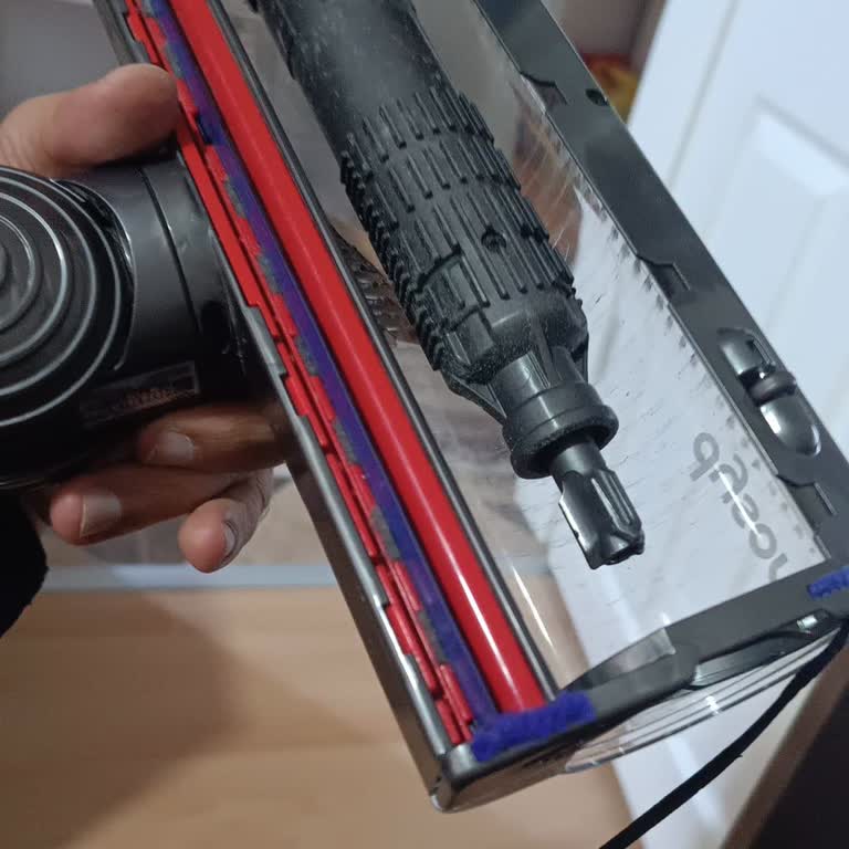 Dyson V12s Hair Removal Vanes Head Broke During Normal Use