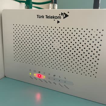 Kırık Fiber Kutusu Ve Uzun Süreli İnternet Kesintisi İçin Acil Müdahale Talebi
