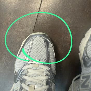 Yanlış Dikişli New Balance 530 Ayakkabı İçin Yetersiz ParaPuan Teklifi
