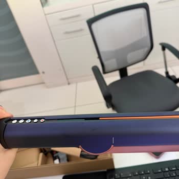 Dyson Airstrait Yeni Olmasına Rağmen Lekeli Geldi