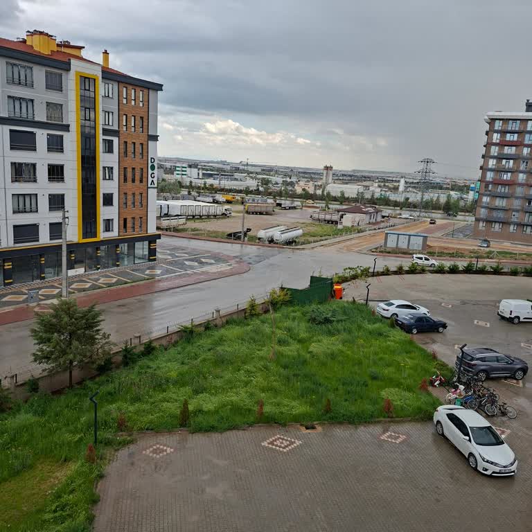 Yağmurda Kargo Teslimatı Reddedildi Ve Görevli Ukalaca Davrandı