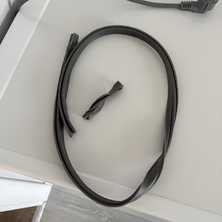 İki Ay Kullanılan Kurutma Makinesinin Kapak Contası Kendiliğinden Parçalandı, Garanti Dışı Düşüldü