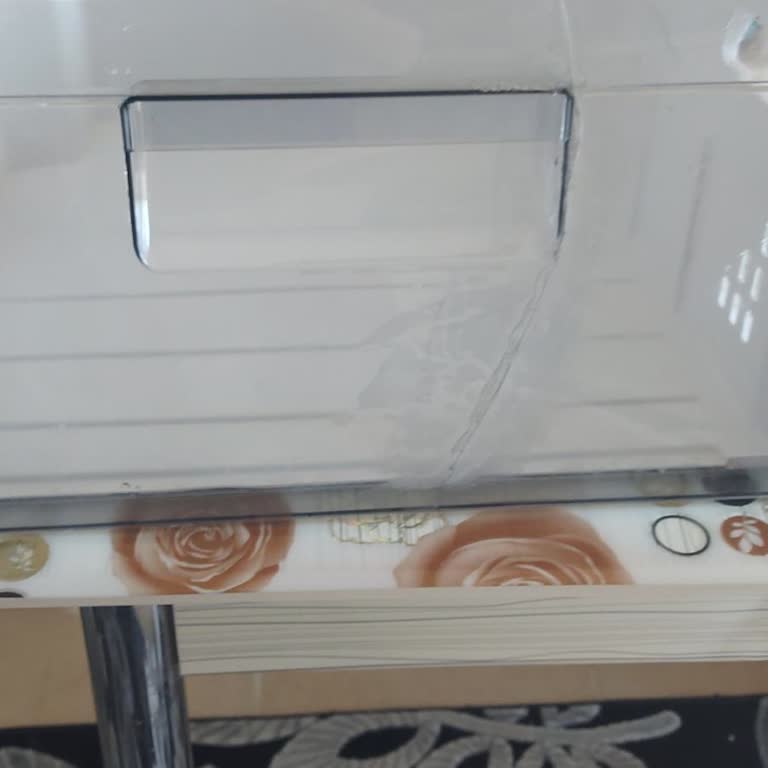 Kırılan Derin Dondurucu Kapak İçin Ücretsiz Servis Ve Parça Talebi