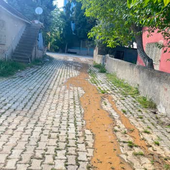 Havuz İnşaatı Nedeniyle Mahallede Çamur Ve Su Birikintileri Sorunu