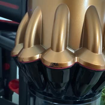 Dyson V16 Modelinde Alt Koltuk Aksesuarı Eksikliği Ve Çizilme Sorunu