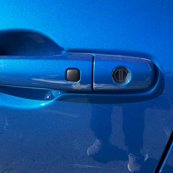 Suzuki SWIFT 2022 Tiene El Parachoques Delantero Pintado Y Dañado
