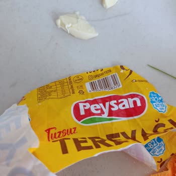 Peysan Tereyağında Görülen Siyah Kıllar Gıda Hijyeni Endişesi