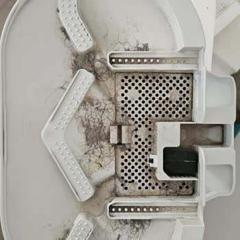 Servis Sonrası Robot Süpürge Boya Lekesi Ve Kirli Döndü, Değişim Ve İade Talebi