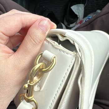 Zara'dan Aldığım Çanta Kısa Sürede Yırtıldı, Garanti Süresi Yanlış Bildiriliyor