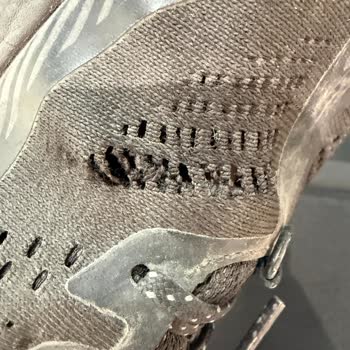 Merrell rechaza garantía por desgaste prematuro en zapatillas