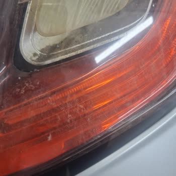 Pasto Ve Cila Sonrası Aracımda Ön Göğüs Çatlağı Ve Stop Lambası Kırılması