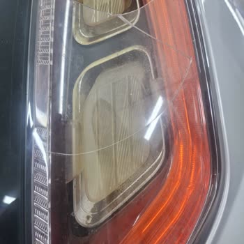Pasto Ve Cila Sonrası Aracımda Ön Göğüs Çatlağı Ve Stop Lambası Kırılması