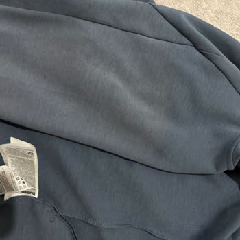 Hummel Hoodie'de Tekrarlanan Tüylenme, Yıpranma Ve Renk Atması, Mağazadan Çözüm Bulunamıyor