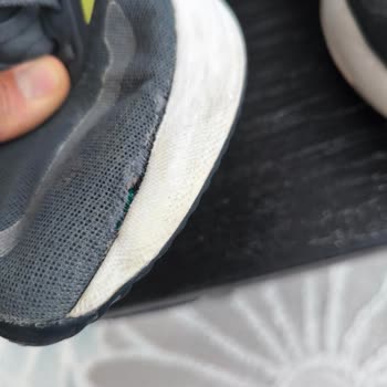 Kullanılmış Ve Yırtık Adidas Runfalcon Ayakkabı İade Talebi