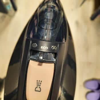 Philips 7500 Ütüsü Plastik Parçaları Kendiliğinden Kırıldı, Ayıplı Ürün İadesi Talebi