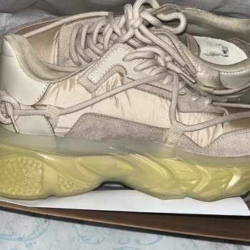 Yeni Sezon Skechers Ayakkabısının Tabanındaki Sararma Ve İade Talebi