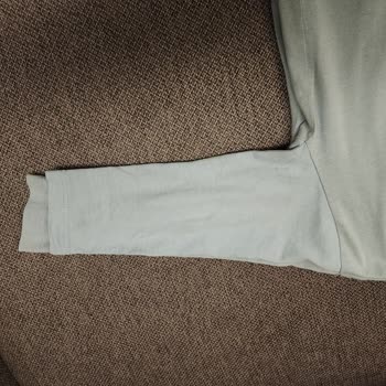 Benetton Mağazasında Defolu Sweatshirt Ve Çözüm Bulamayan Çalışanlar
