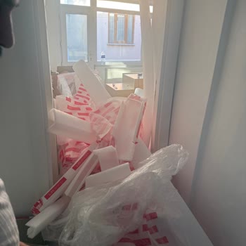 Kusurlu Koltuk Takımı Ve Gardırop, Eksik Ürünler, İletişimsiz Satıcı Ve Tamamlanmamış Kurulum