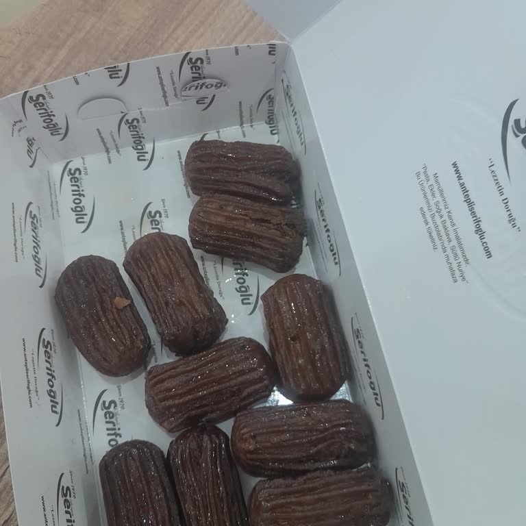 Fıstıklı Tulumba Bayat Ve Pahalı Fiyat Şikayeti