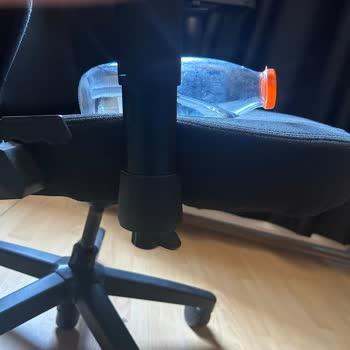 Gaming Koltukta Sürekli Sallanma Ve Yamulma, Satış Sonrası Destekte Yetersiz Yardım
