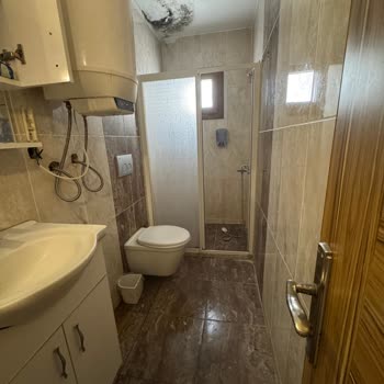 Elektrik Çarpmasıyla Gözyaşı Yaşadık: Kuşadası Kiralık Evde Güvenlik Ve Temizlik Krizi