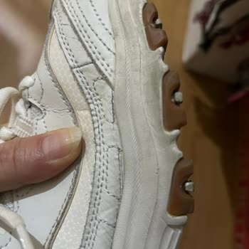 Skechers Ayakkabısında Kısa Sürede Çatlama Ve Koku Sorunu, Değişim Ve İade İsteği