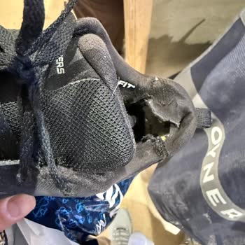Skechers Ayakkabısında Tekrarlayan İç Astar Yırtılması Ve Ön Kısım Açılması