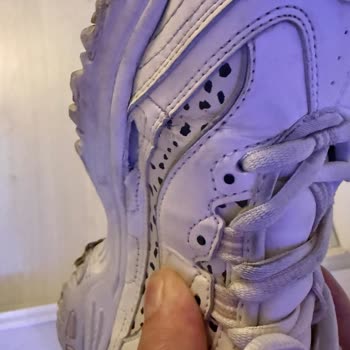 Skechers Ayakkabılarda Erken Yırtılma Ve Mağazadan Çözüm Reddi