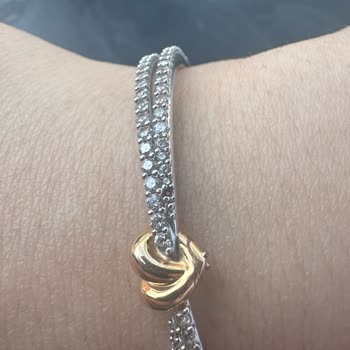 Swarovski Bileklikte Taş Düşmesi Ve Garanti Yanıtı Yok