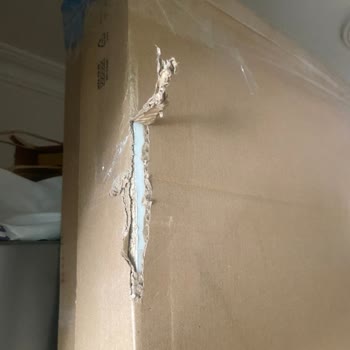 Arvato Lojistik Hasarlı Olan Son Parçayı Adeta Eve Fırlatır Gibi Atıp Bırakıp Gittiler