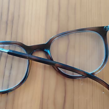 Rayban Gözlüğüm Sap Bağlantısı Normal Kullanımda Kendiliğinden Ayrıldı