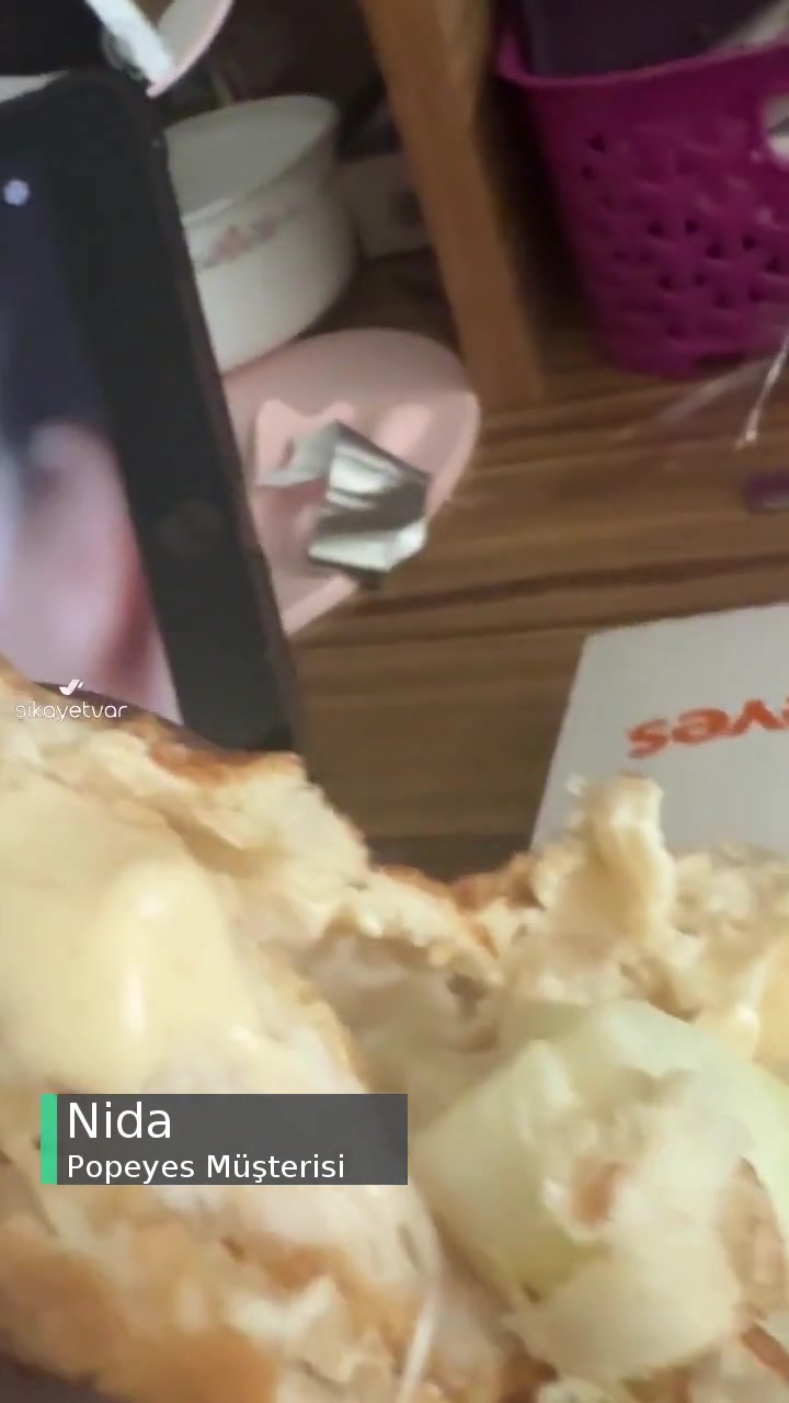 Popeyes Hamburgerin İçinden Çıkan videonun kapak resmi