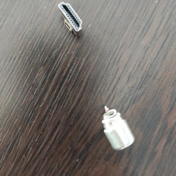 Kırık Kablolar Ve Kaba Servis Davranışı