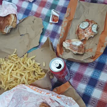 Popeyes Şubesinde Bayat Ürün, Yanlış Ekmek Ve Hatalı Paketleme Şikayeti