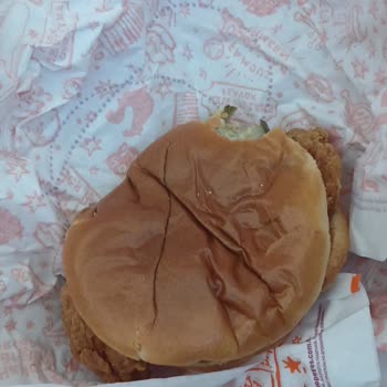 Popeyes Şubesinde Bayat Ürün, Yanlış Ekmek Ve Hatalı Paketleme Şikayeti
