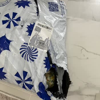 Teslim Edilen Pakette Yırtık Ve Eksik Ürünler, Müşteri Hizmetleri Yanıt Vermiyor