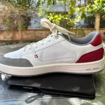 Skechers Mağazasında Rahatsız Ayakkabı Ve Değişim Talebine Cevap Almama