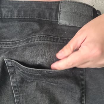 Ayıplı Pantolon Değişimi Reddi Ve Personelin Alaycı Tutumu