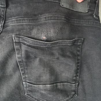 Ayıplı Pantolon Değişimi Reddi Ve Personelin Alaycı Tutumu