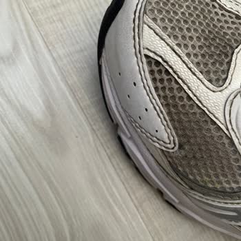 New Balance 530 Model Ayakkabıda Kısa Sürede Yırtık Ve Deformasyon, Ücretsiz Değişim Talebi