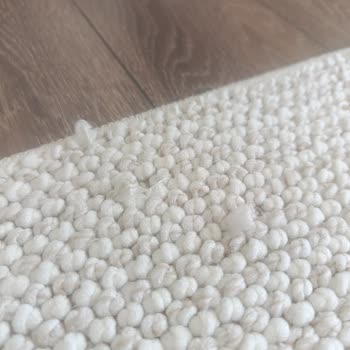 Aldığım Halının Yoğun Dökülmeleri Ve İplik Çıkması Nedeniyle İade Talebi