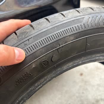 Yeni Goodyear EfficientGrip Performance Lastiğinde Yanak Patlaması Ve Güvenlik Riski