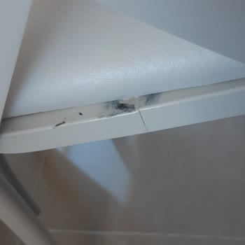 Genco Mobilya'dan Gelen Sandalyede Deri Soyulması Ve Boya Eksikliği