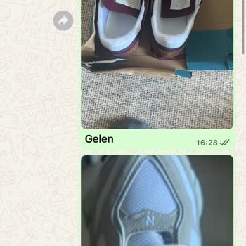 Yanlış Ve Defolu Ayakkabı Gönderimi, WhatsApp Destek Hattının Yetersiz Tutumu