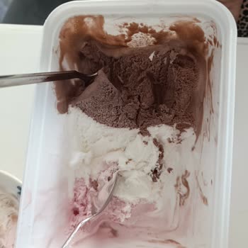 BİM’den Alınan Fair Dondurmasında Yabancı Madde Çocuk Sağlığını Tehdit Ediyor