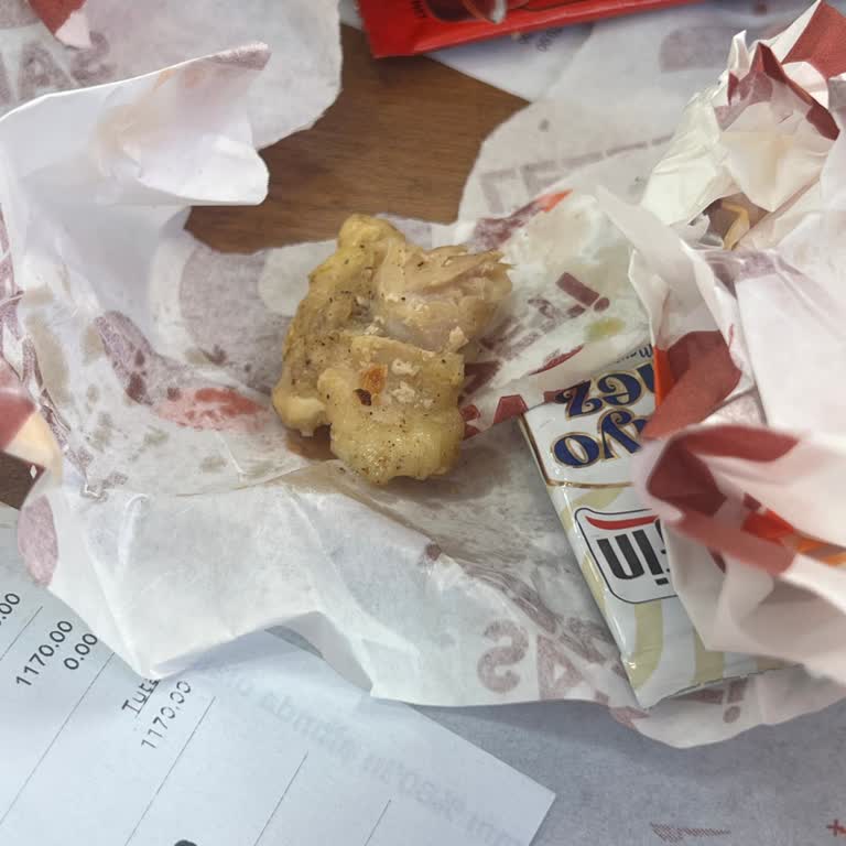 Mogaf Döner Şubesindeki Dönerde Deri Parçası Çıktı, 1.200 TL İade Talebi