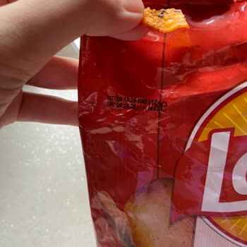 Lays Baharatlı Cipste Siyah Yabancı Parça Bulundu