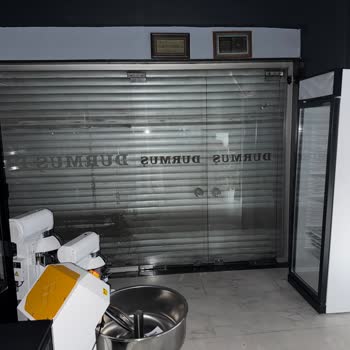 Planlamasız Elektrik Kesintisi Çalışanları Saatlerce Mahsur Bıraktı